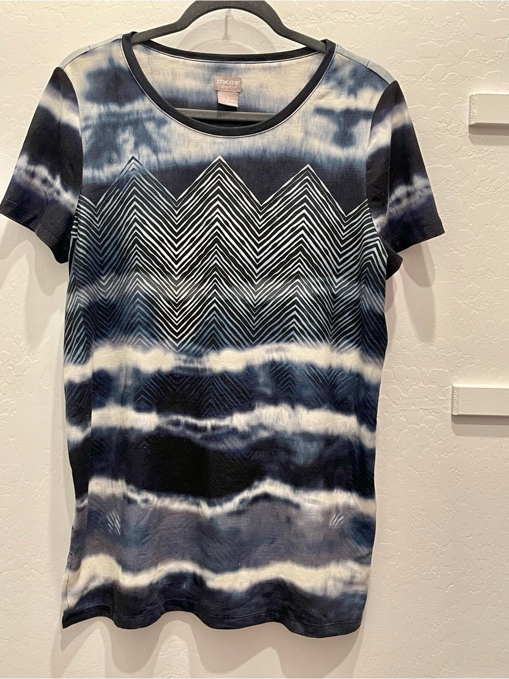 Chico's Navy and White Chevron Tie-Dye Short Sleeve Tee